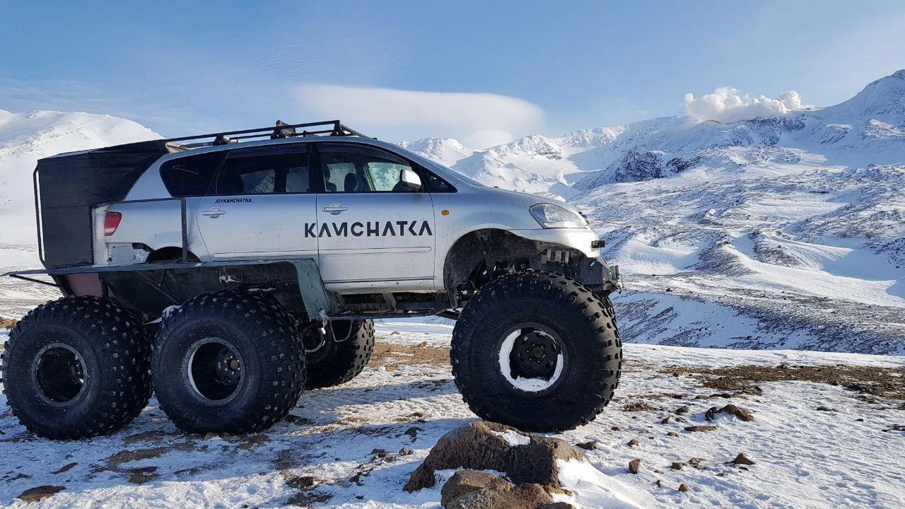 Шестиколесный вездеход «Согжой» на Камчатке