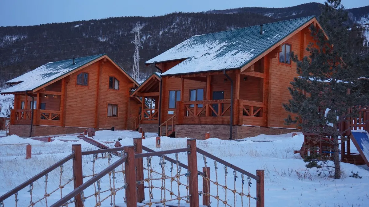 Турбаза на байкале зимой. Байкал горячие источники котельниковский. Хадарта малое море. Хадарта малое море. Сахюрта байкал.